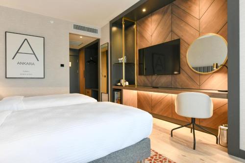 3 twin beds