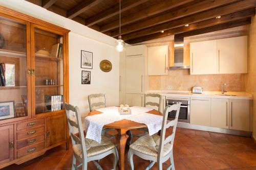 Apartamento Puerta Elvira Centro - image 5