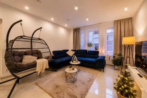 Lit Living: Luxury - Box Spring - Zwischen MA und HD - Netflix - 8 Personen in Ladenburg, Deutschland