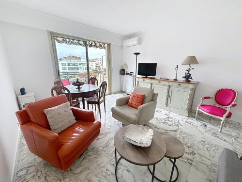 Cozy one bedroom apartment with balcony and parking