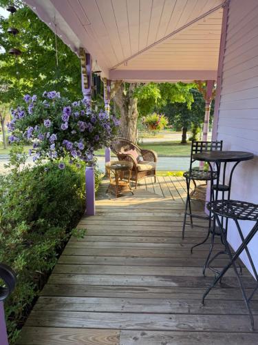 Retreat at Sea Cloud Cottage in Historic Wiscasset in Wiscasset