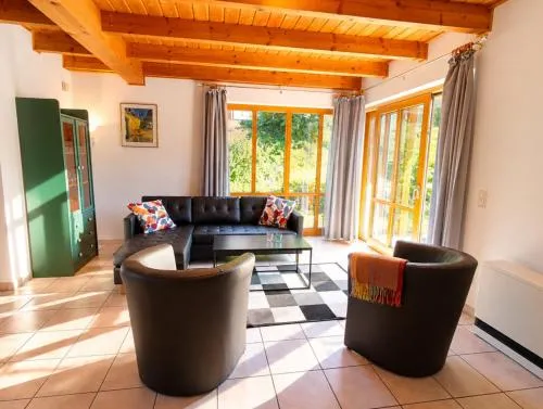 Haus 23 Natur Ferienpark - Gemütlicher Urlaubsort für entspannte Tage im Grünen und in der Nähe von den Externsteinen in Nieheim, Deutschland
