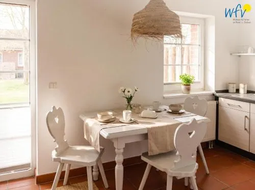 Ferienhaus am Gutspark Drankse Ferienwohnung Heiderose in Dranske, Deutschland