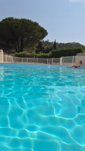 Les pieds dans l'eau - 6 couchages