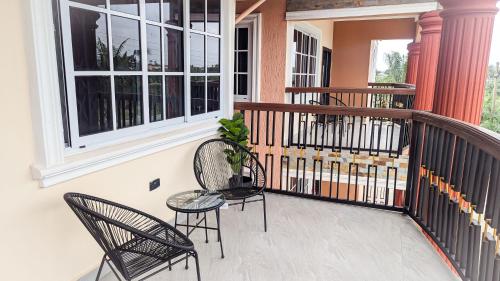 Velvet Haven Executive 2 Bedroom Ensuite Apartment in Takoradi