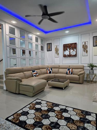Seri Emerald Homestay in บาตู มาอุง