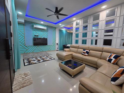 Seri Emerald Homestay in บาตู มาอุง
