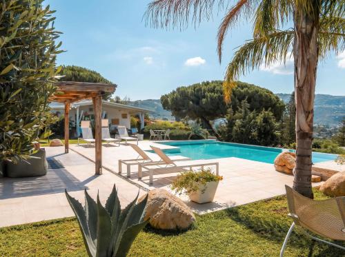  Villa Michaela con piscina privata e vista mare in 89866 Capo Vaticano