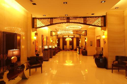 Modern Asian Condo at Forbeswood Parklane The Fort BGC, Manila (photo 10)