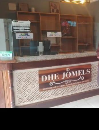 Empfangshalle, DHE Jomels Hotel in Busia