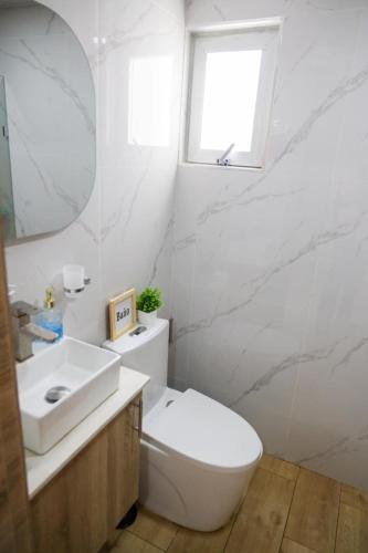 New 3BR 2BT Apt Only 3 min from Beach in Gated Community - image 5