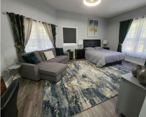 Lakefront Suite with Geodesic Dome Experience in Whitchurch-Stouffville (ON)