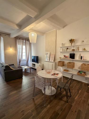 Appartement climatisé avec parking privé au cœur de la vieille ville - Location saisonnière - L'Île-Rousse