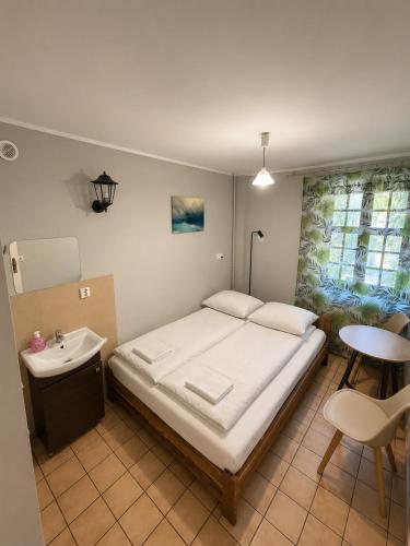 Hostel Przy Targu Rybnym Room Type - Deluxe Double Room
