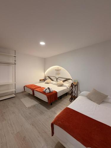 3 twin beds