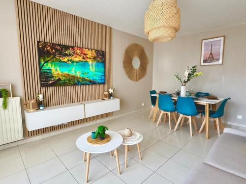 Appartement spacieux 2 chambres avec terrasse et parking RER D à 1 min - Location saisonnière - Évry-Courcouronnes