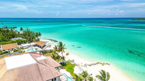 4BR with Private Pool & Walk to Beach & Bahamar - image 2