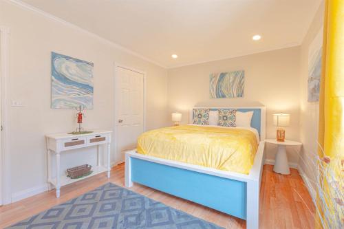 Harbor Mews - 5BR Cable Beach Home with Pool & Beach Access - image 3
