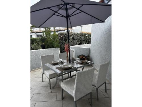Detached Cottage in Saint-Cyprien - image 3