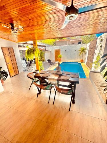 Villa Hanna Aire acondicionado, piscina y descanso