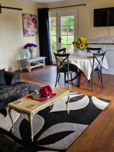 Seadmed, Vibrant & Vintage B & B in Cambooya