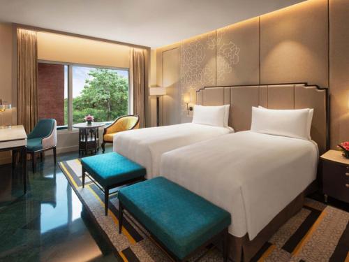 2 twin beds