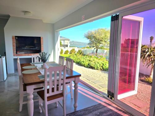 Chasmanthe's Sunset Retreat - image 3