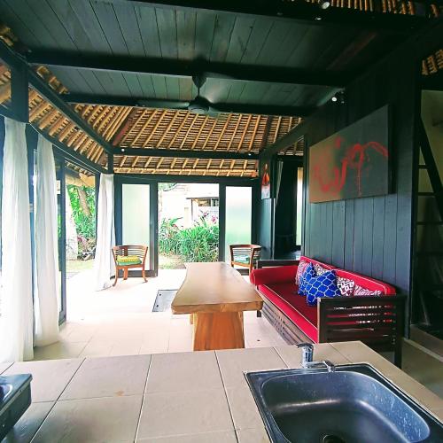 English Breakfast T House - image 5