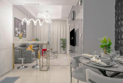 Contemporary Luxe 2BDR in Aykon-Business Bay-07 in Jumeirah