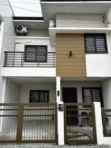 المنظر الخارجي, E&A Tawny 3 Bedroom Home Mabalacat City Near Clark Airport in Dau