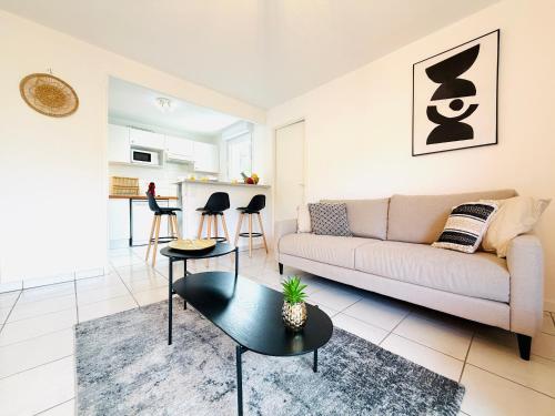 L Oasis T4 avec piscine et balcon - Location saisonnière - Agen