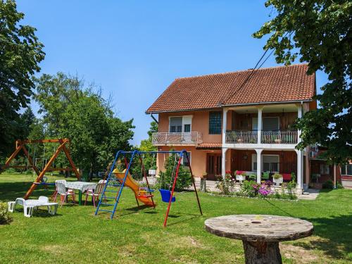 Ieeja, Apartments Domacinstvo Nikolic in Valjevo