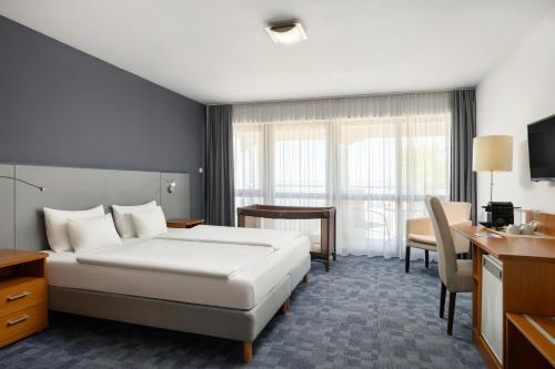 1 queen bed