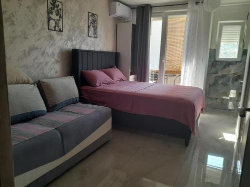 Apartmani Holiday Sutomore