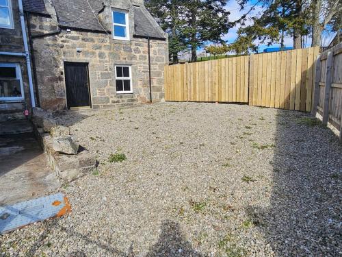 Pittentrail Inn  Rogart Apartment in Edderton