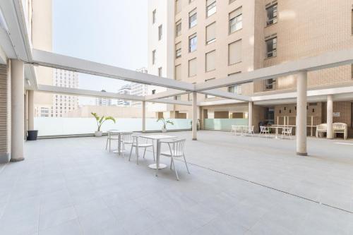 HQ Arena Hotel - image 2