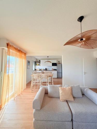 Grand appartement rénové à Carqueiranne 10 pers proche plages et port