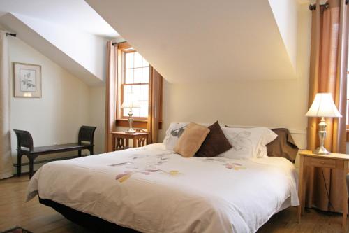 2 queen beds
