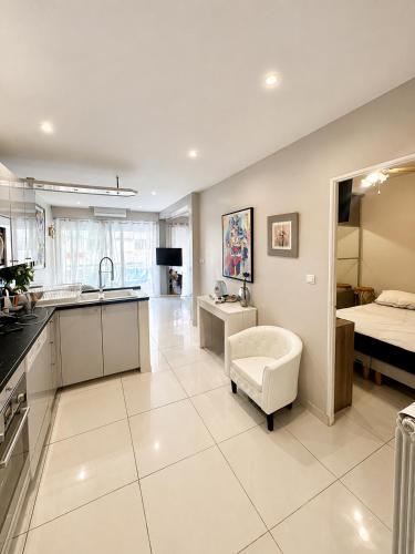 Appartement neuf à 2 pas de la plage & de la Croisette