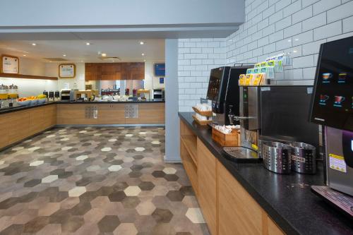 Restaurant, Holiday Inn Express Stevenage By IHG in Stevenage