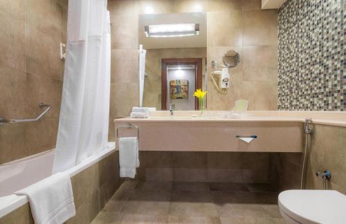 Holiday Inn Riyadh al qasr Room Type - Standard Twin Room - Non-Smoking