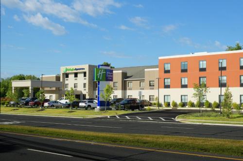 . Holiday Inn Express & Suites - Williamstown - Glassboro by IHG