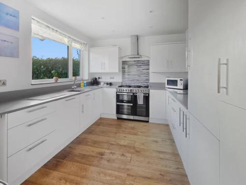 Køkken, Falkirk House, Work Stays Welcome, Free Parking in Wroughton