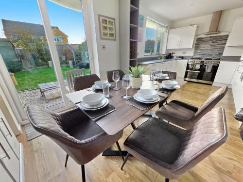Faciliteter, Falkirk House, Work Stays Welcome, Free Parking in Wroughton