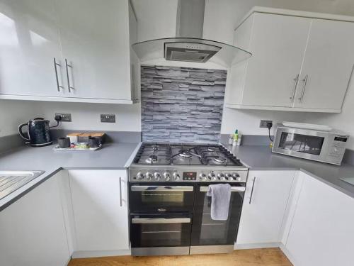 Køkken, Falkirk House, Work Stays Welcome, Free Parking in Wroughton