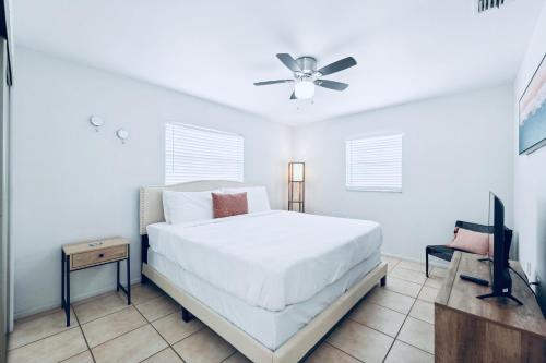 2 King Beds, Private Pool & Grill Near Beach & Springs in Port Richey