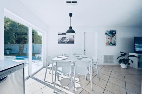 Faciliteiten, 2 King Beds, Private Pool & Grill Near Beach & Springs in Port Richey