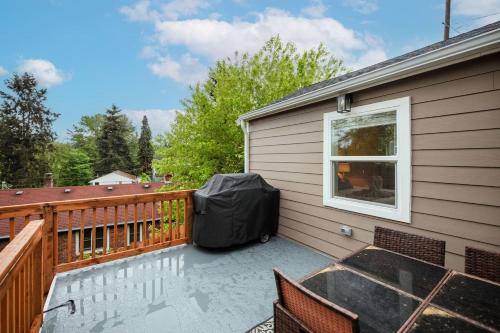 Seadmed, Chic 3BR 2BA Duplex w Serene View BBQ near airport in Bryn Mawr-Skyway