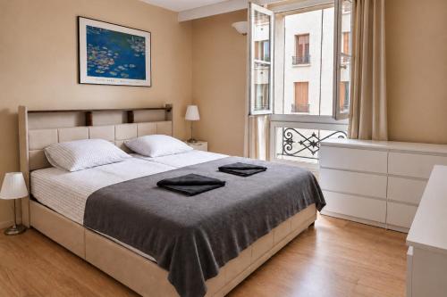Le Parisien - Cozy 2BR Near Eiffel Tower