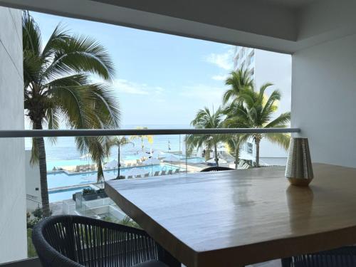 Wake Up to Ocean Views and Complimentary Breakfast